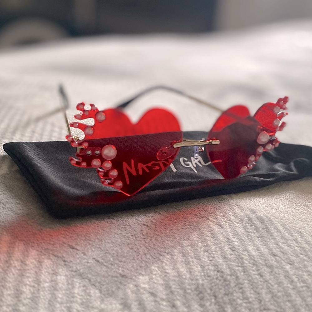 Nasty Gal Red flaming Heart Pearl studded sunglasses